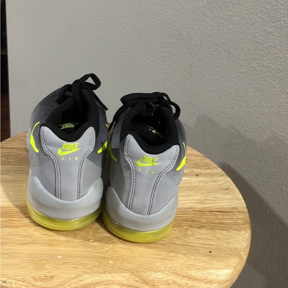Nike - Picture 4 of 6